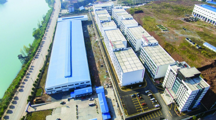 航拍瀘溪縣武溪鎮(zhèn)高新技術產(chǎn)業(yè)開發(fā)區(qū)標準廠房